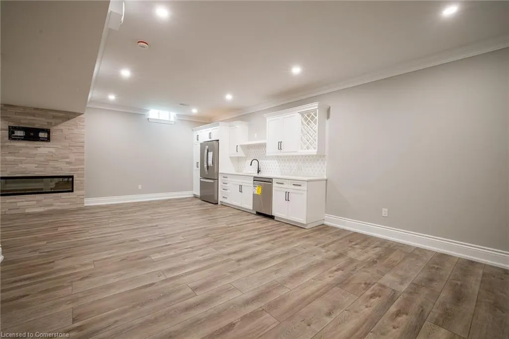 31 Bayside Court