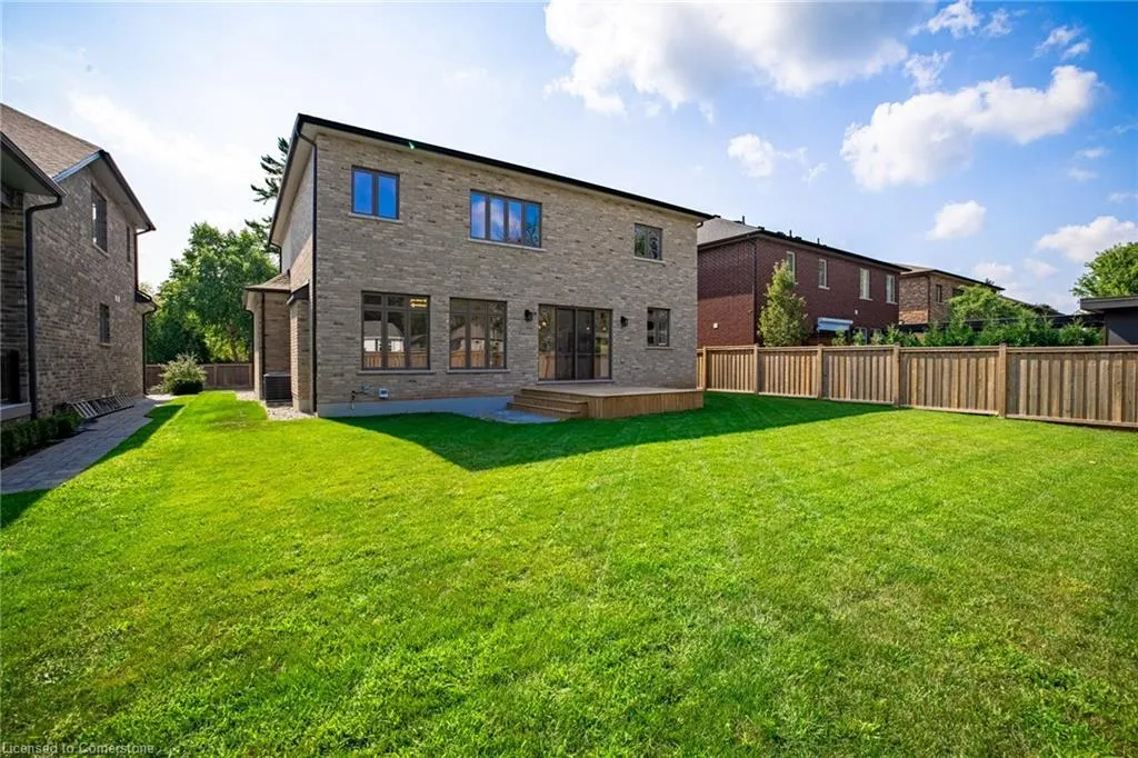31 Bayside Court