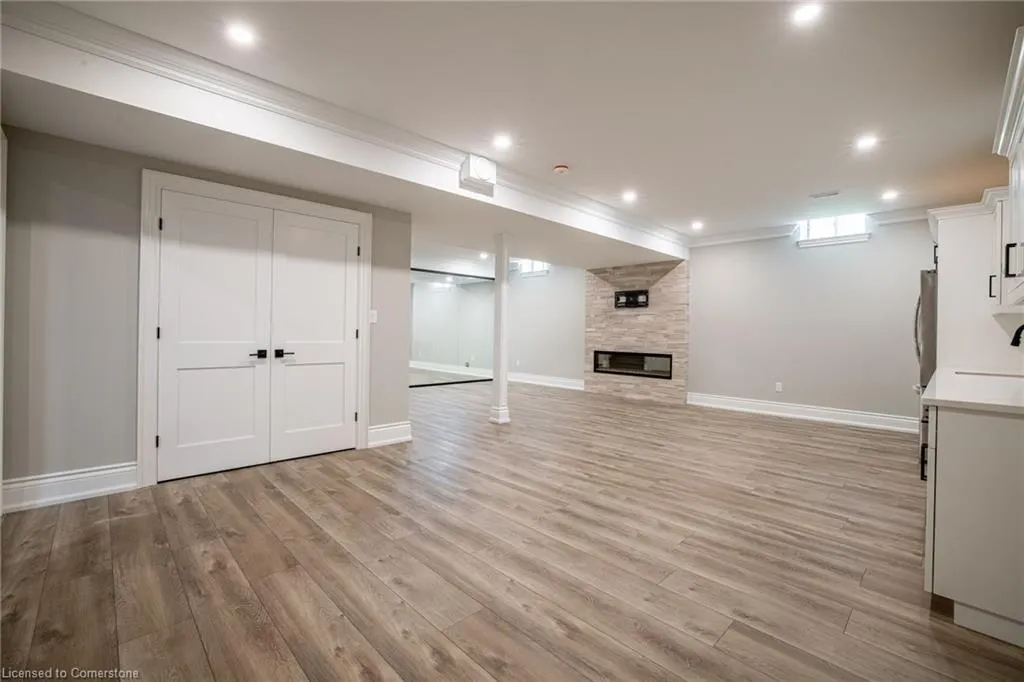 31 Bayside Court