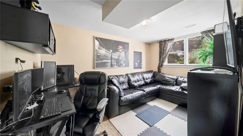 517 Pinegrove Road