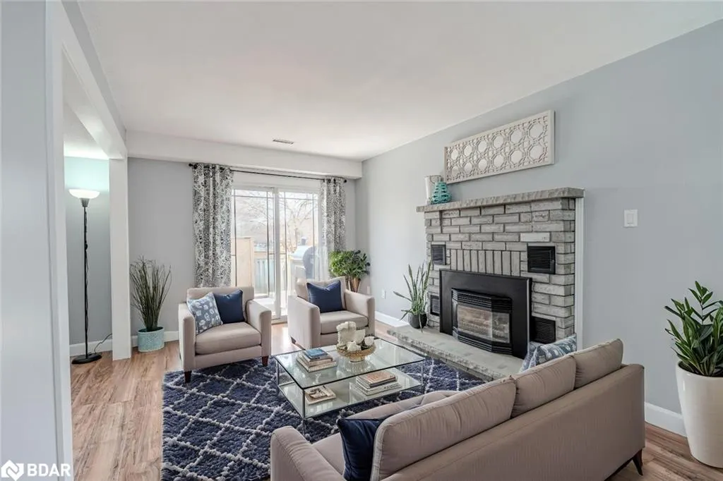 40 Grasett Crescent