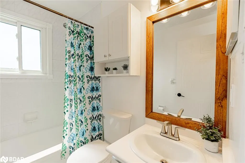 40 Grasett Crescent