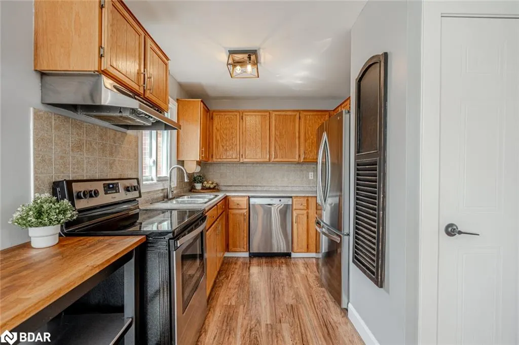 40 Grasett Crescent