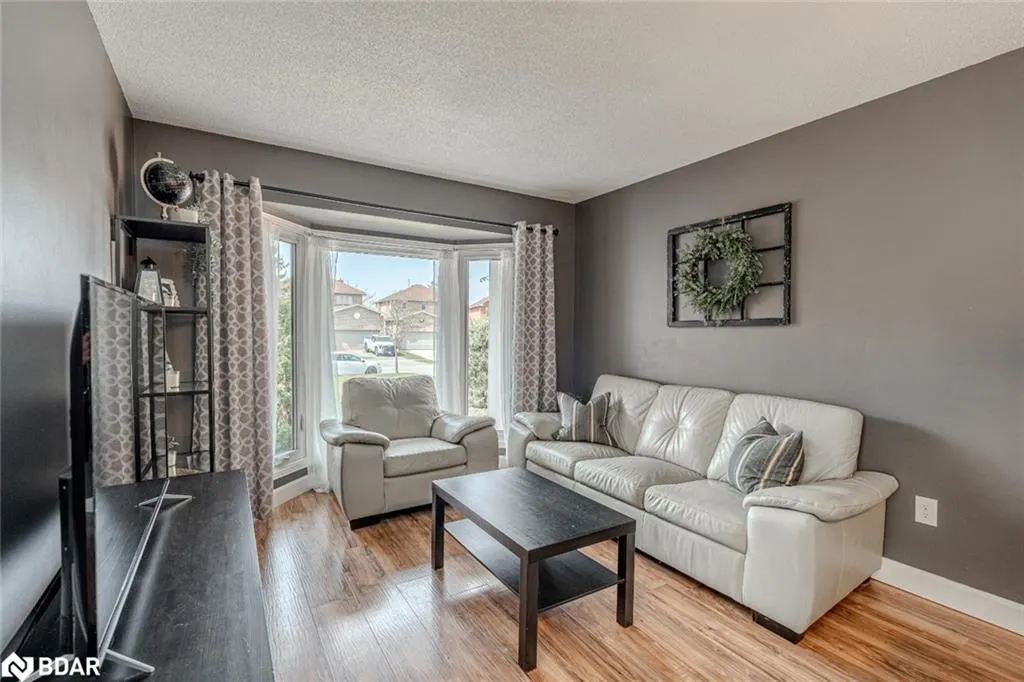 40 Grasett Crescent