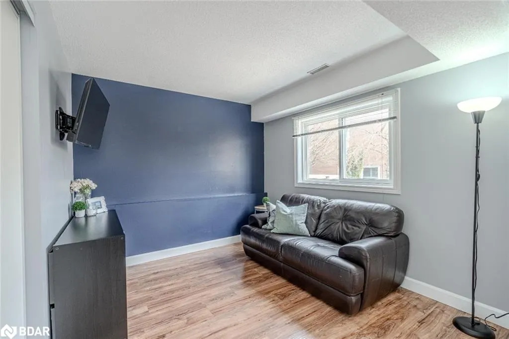 40 Grasett Crescent