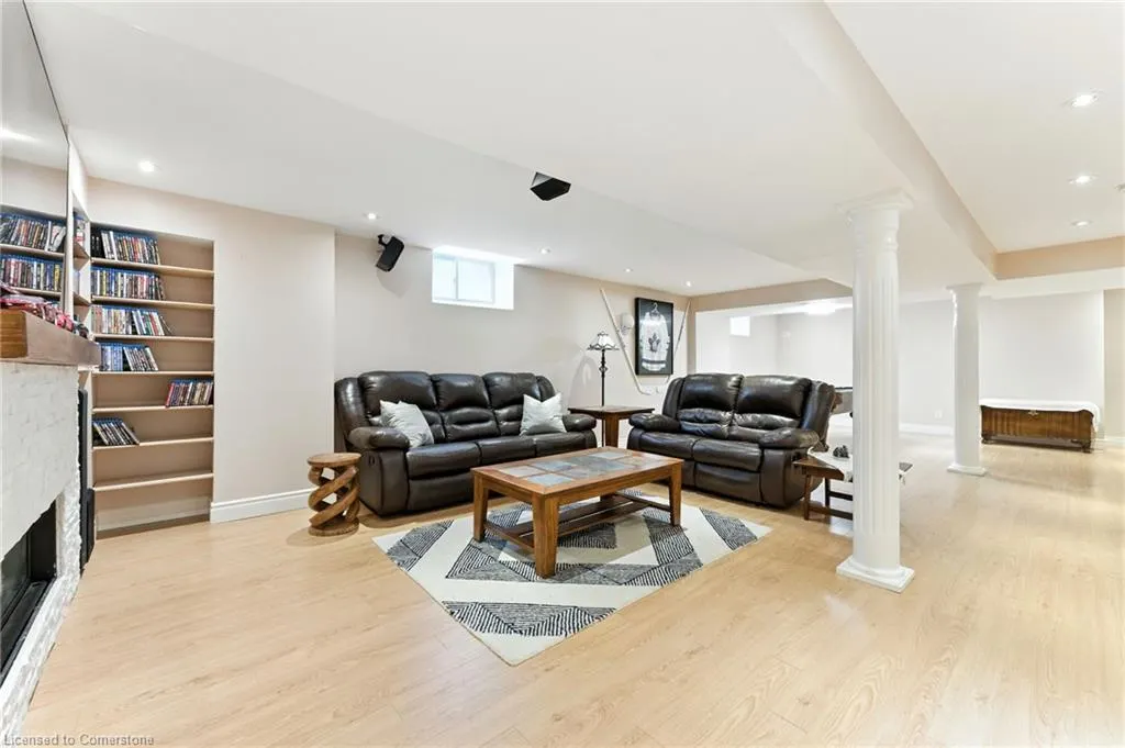 2465 Whistling Springs Crescent