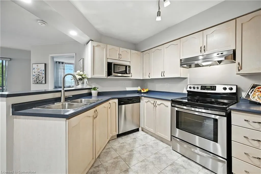 3499 Upper Middle Road, #404