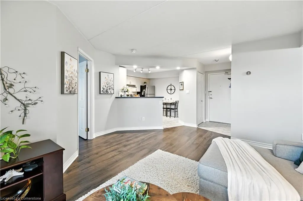 3499 Upper Middle Road, #404