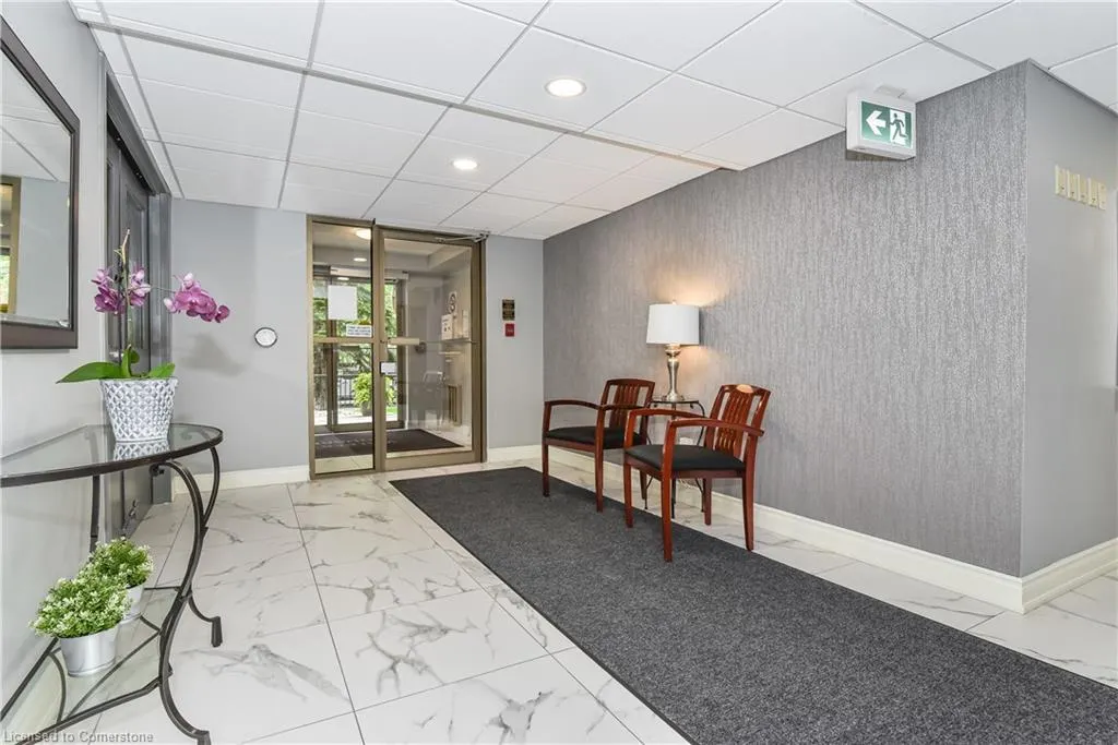 3499 Upper Middle Road, #404