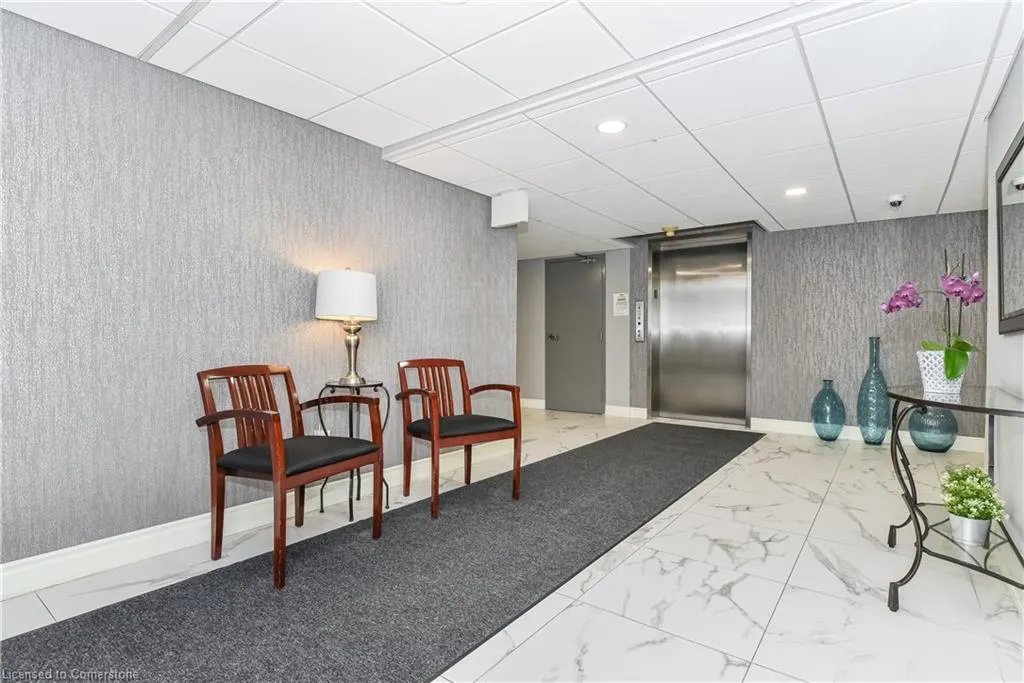 3499 Upper Middle Road, #404