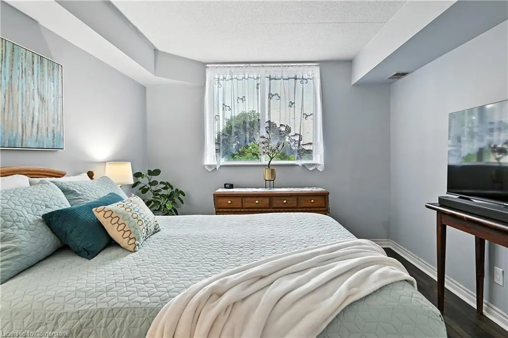 3499 Upper Middle Road, #404