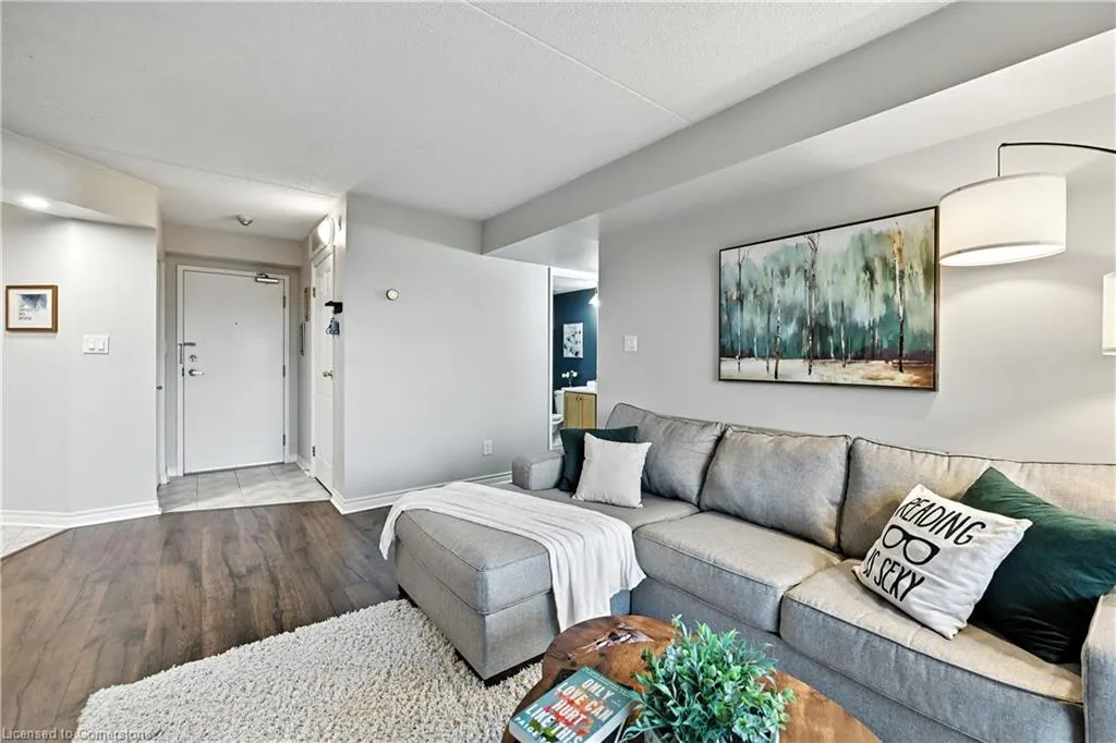 3499 Upper Middle Road, #404