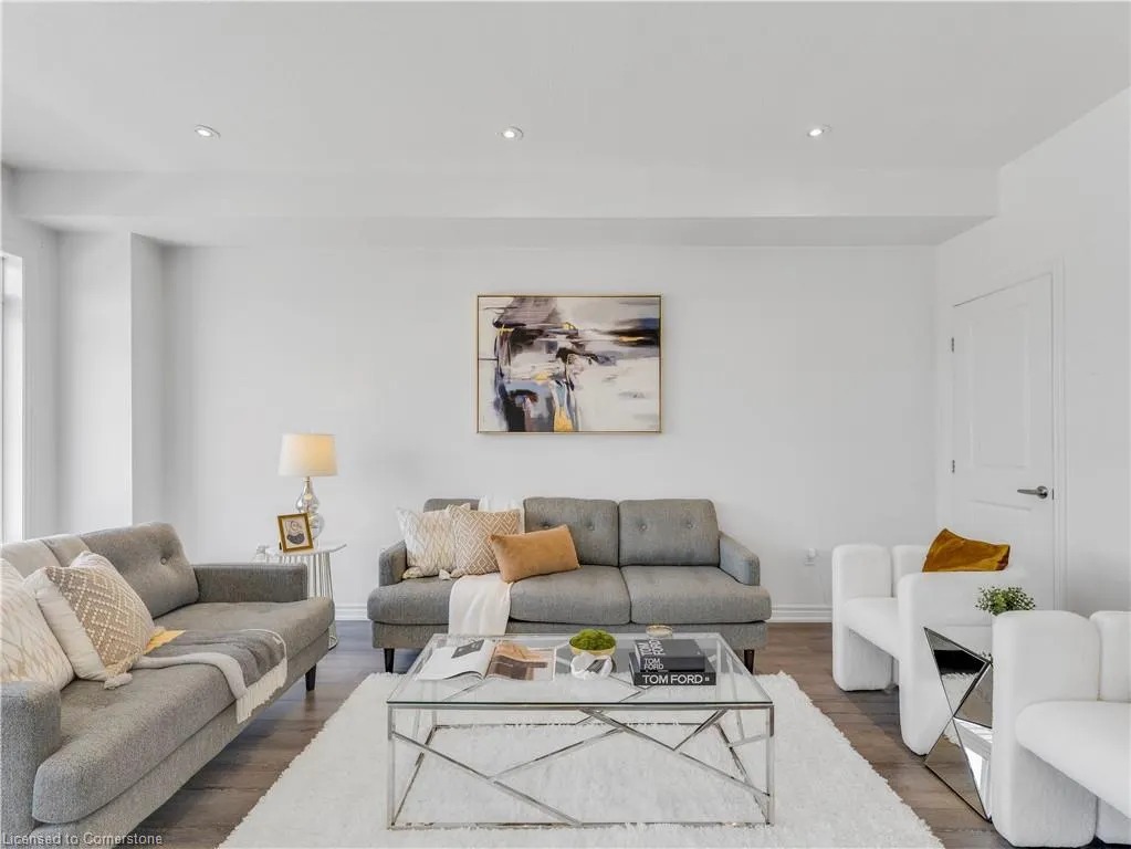 61 Soho Street, #123
