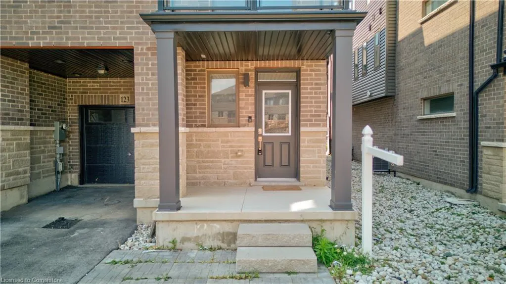 61 Soho Street, #123