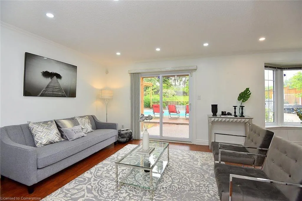 95 Birchpark Drive N