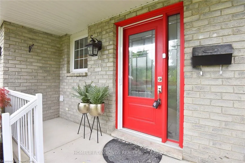 95 Birchpark Drive N