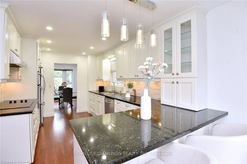 95 Birchpark Drive N