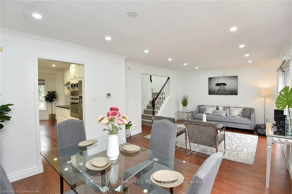 95 Birchpark Drive N