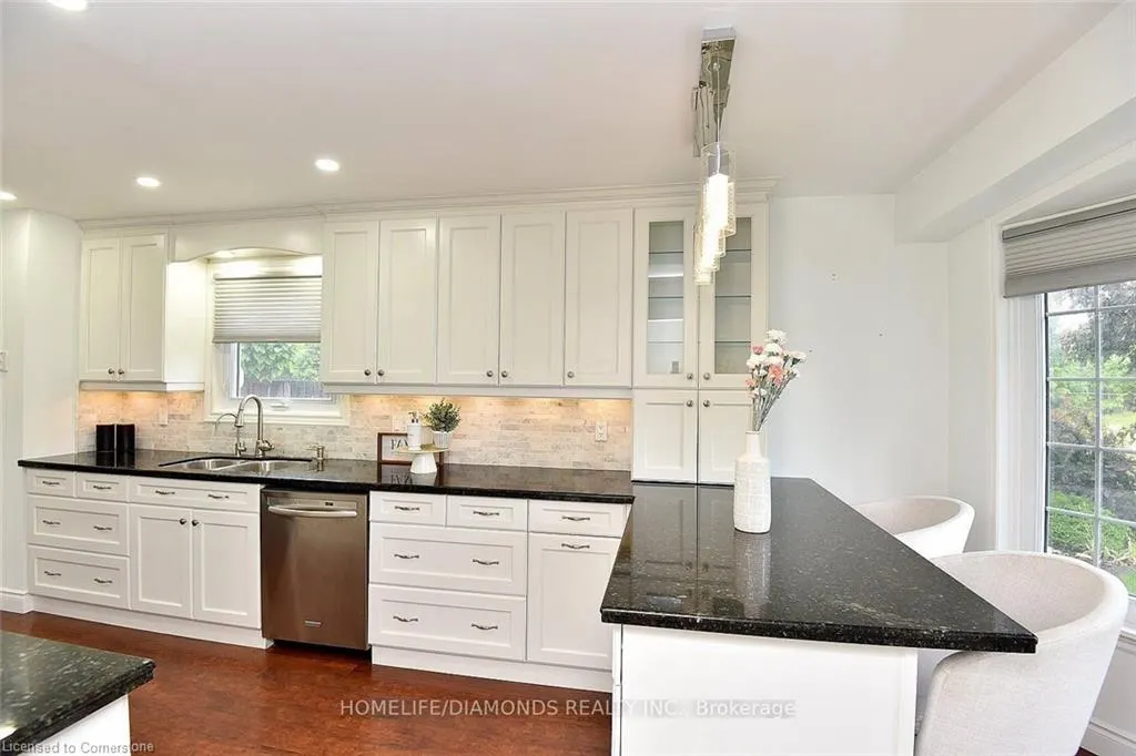 95 Birchpark Drive N