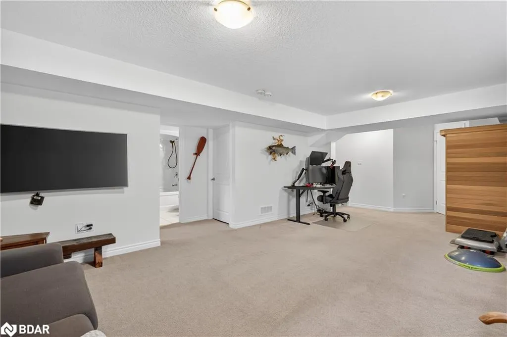 24 Westminster Crescent