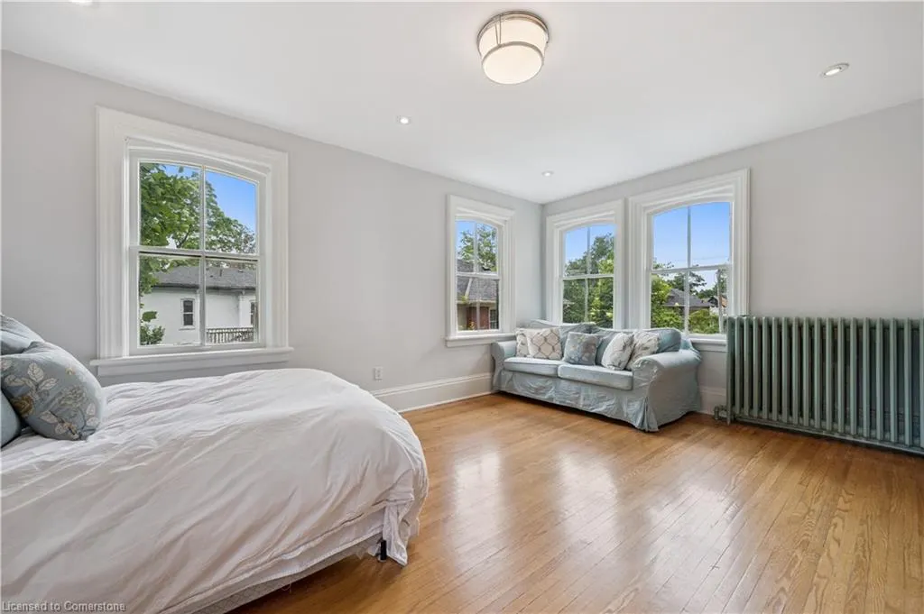 88 William Street W