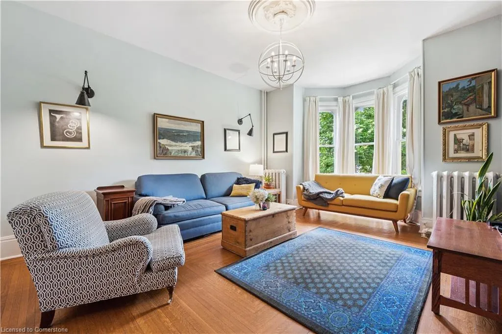 88 William Street W