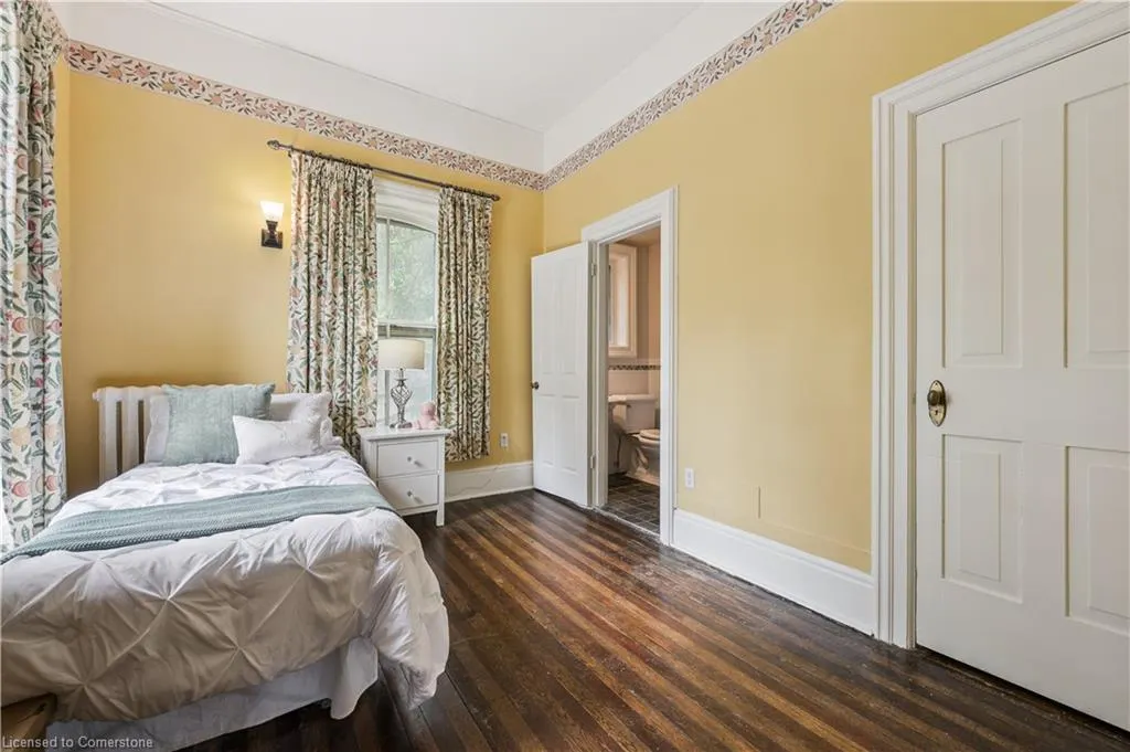 88 William Street W