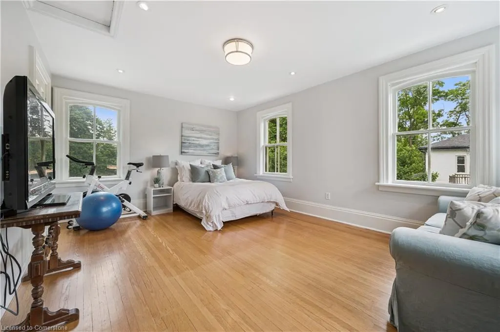 88 William Street W