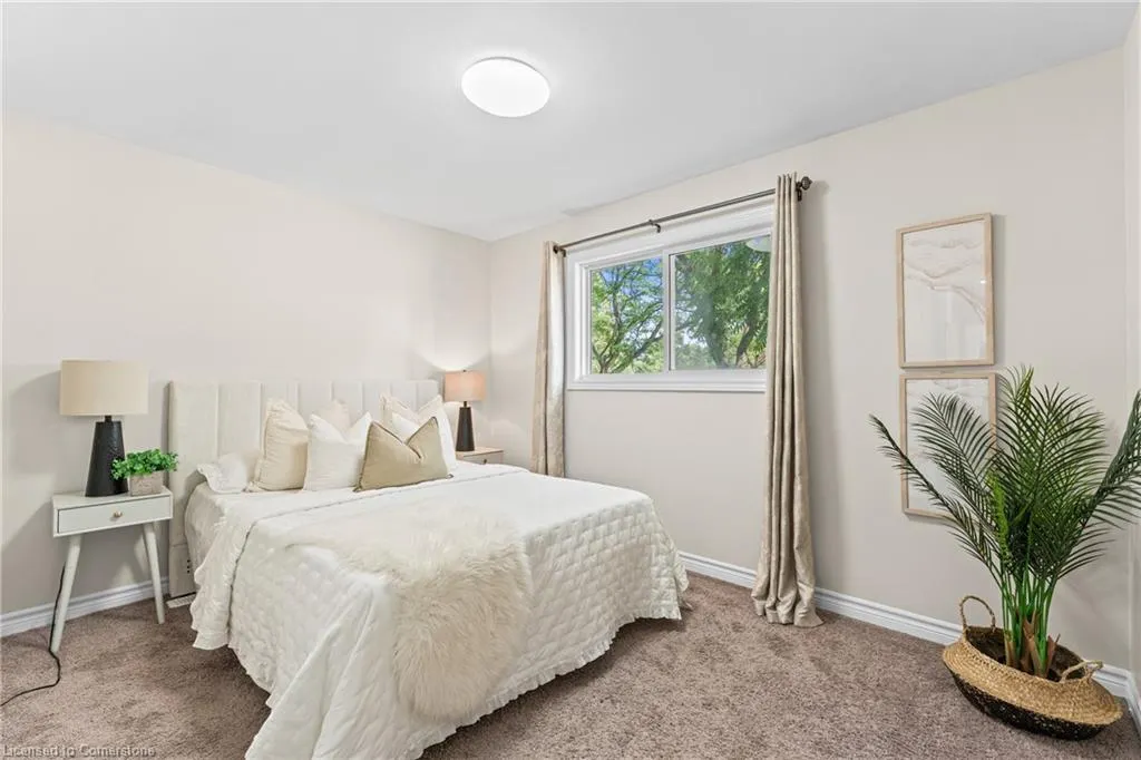 280 Dale Crescent