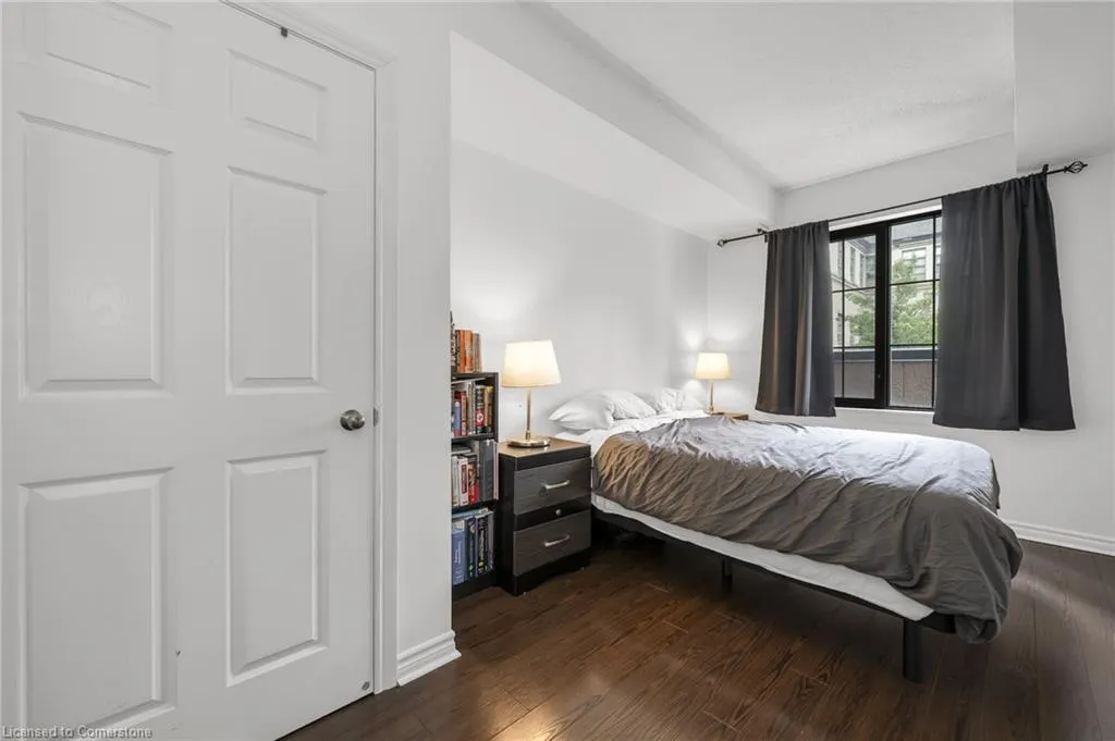 47 Caroline Street N, #209