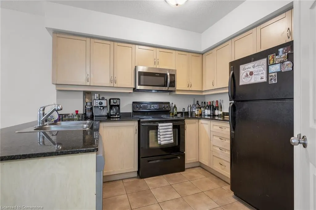 47 Caroline Street N, #209