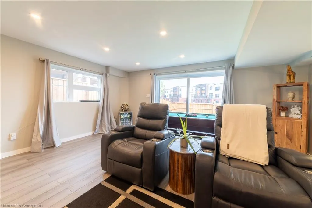933 Robert Ferrie Drive