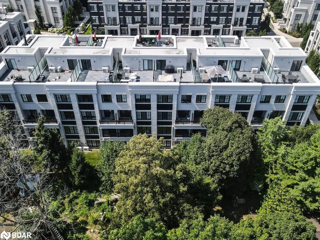 652 Cricklewood Drive, #212