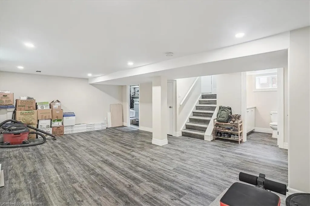 38 Viewpoint Avenue, #1
