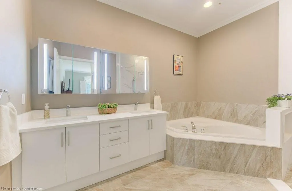 369 George Street N, #3