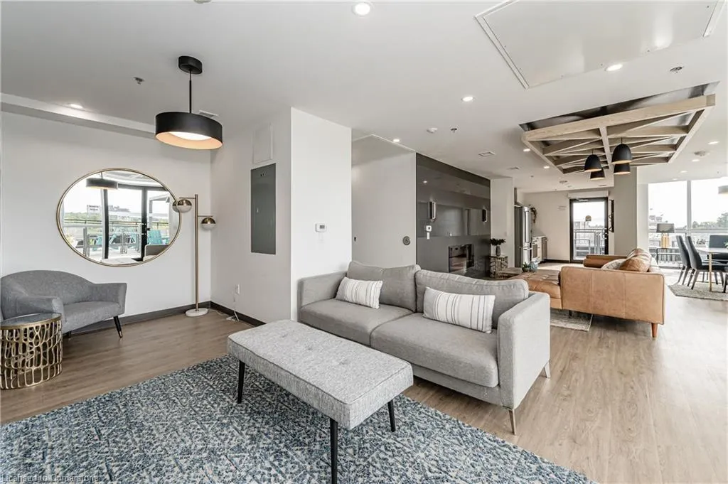 60 Charles Street W, #1104