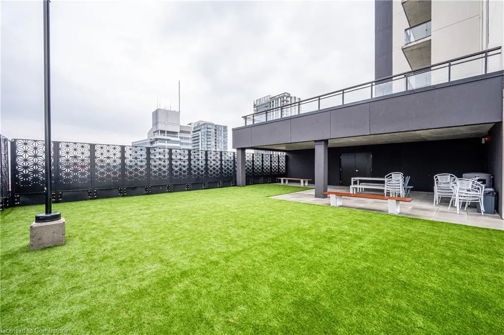 60 Charles Street W, #1104