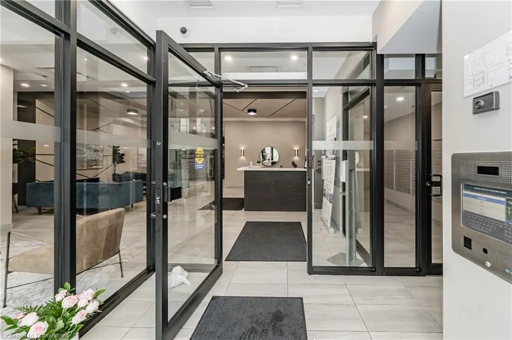 60 Charles Street W, #1104