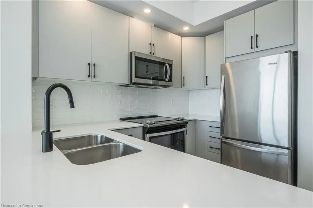 60 Charles Street W, #1104