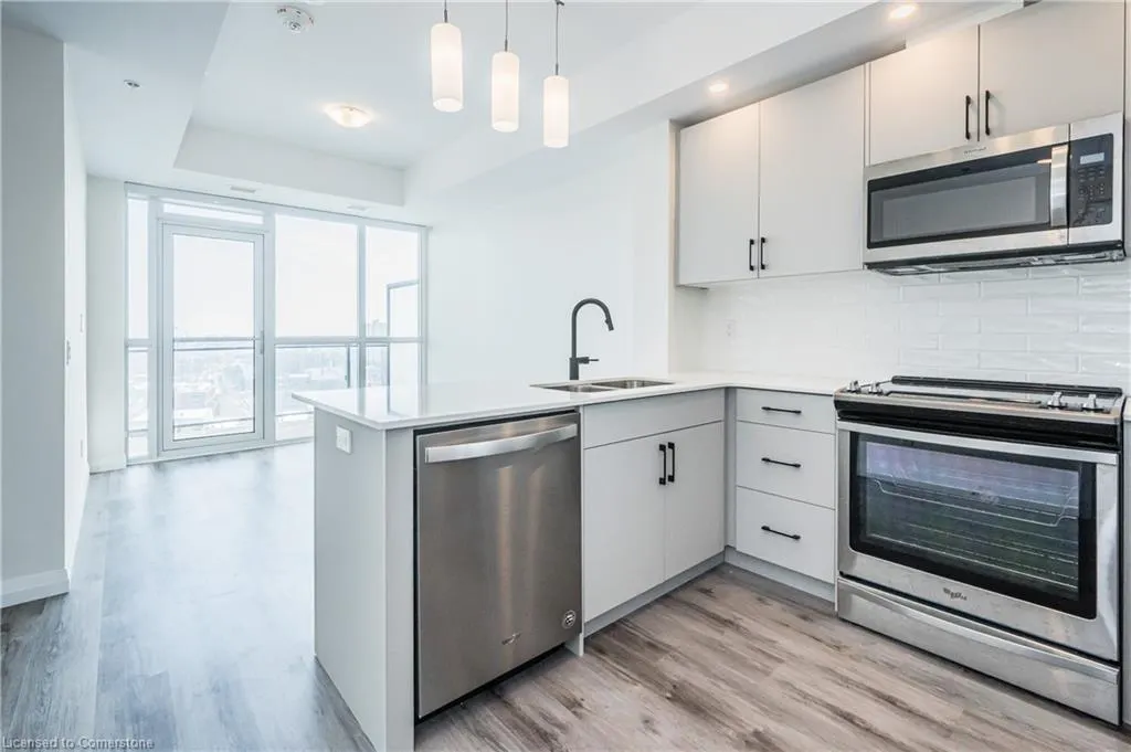60 Charles Street W, #1104