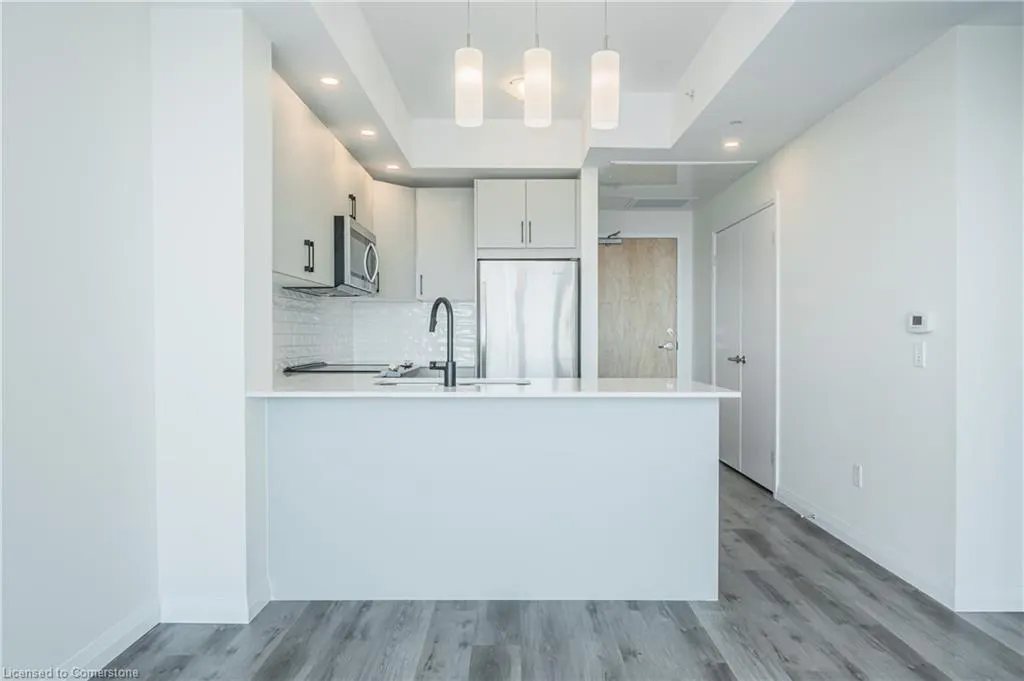 60 Charles Street W, #1104