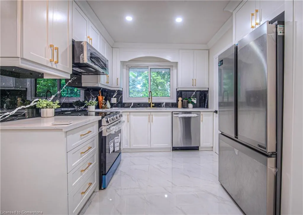 76 Ravine Drive