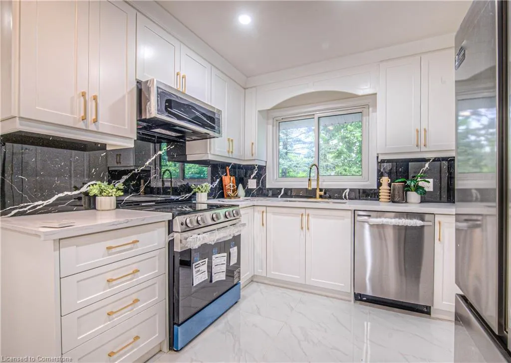 76 Ravine Drive