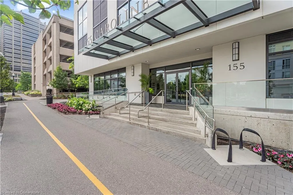 155 Caroline Street S, #702