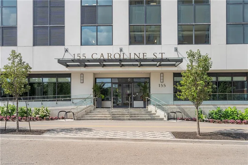 155 Caroline Street S, #702