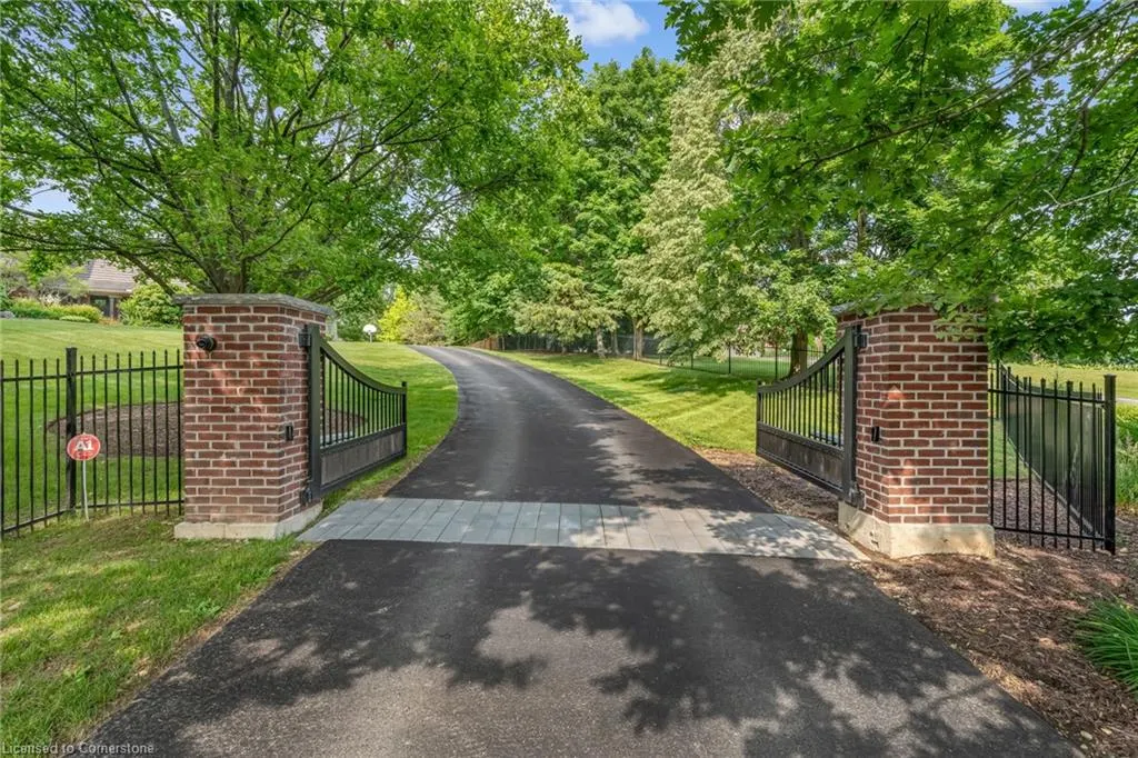 18 Fox Run Drive