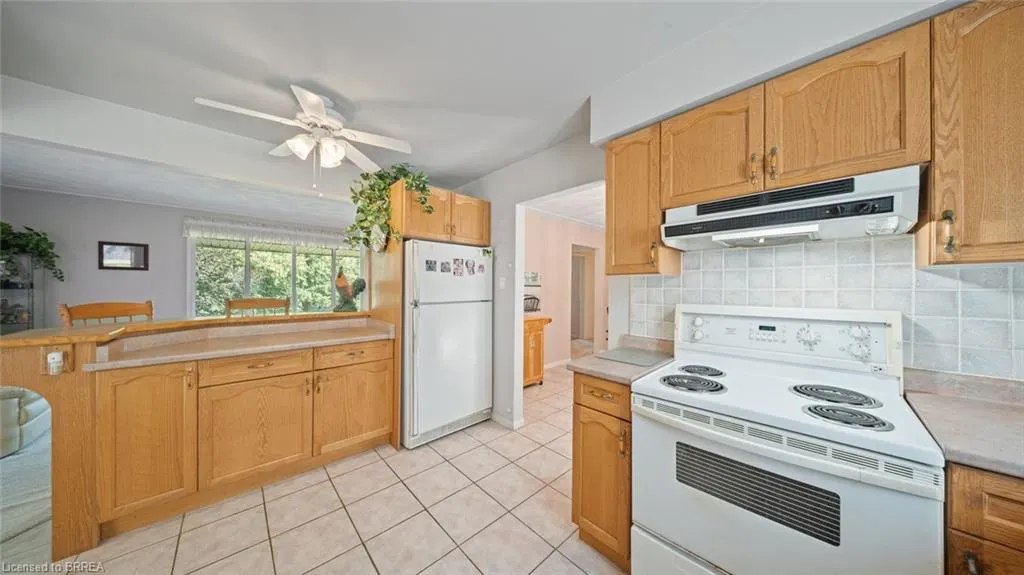 124 Governor's Road E
