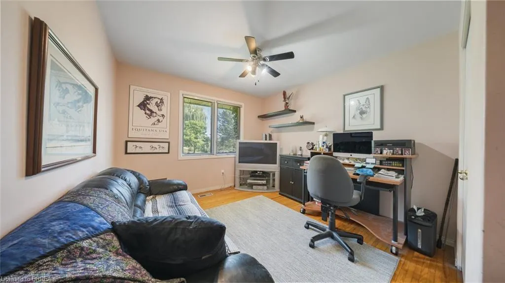 124 Governor's Road E