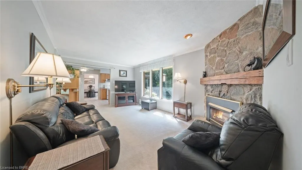124 Governor's Road E