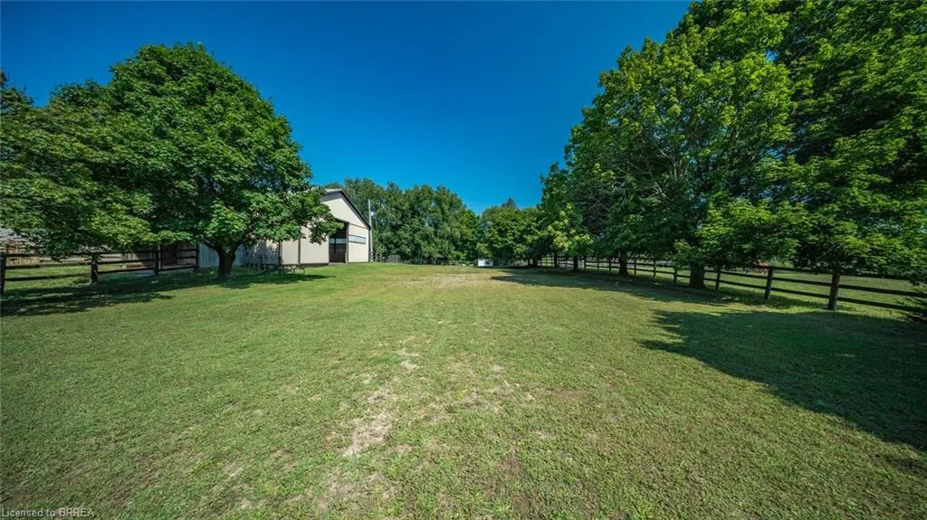 124 Governor's Road E